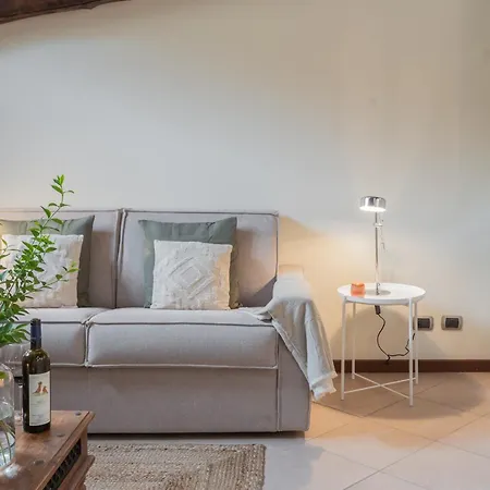 Plinio 10 Apartment Como