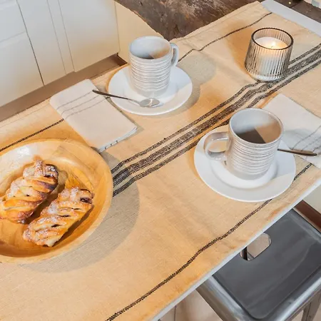 Apartment Plinio 10 By Rent Como