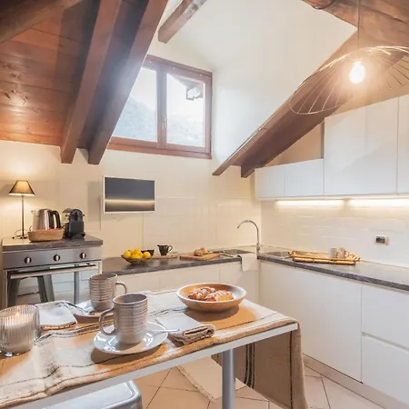 Plinio 10 By Rent Apartment Como